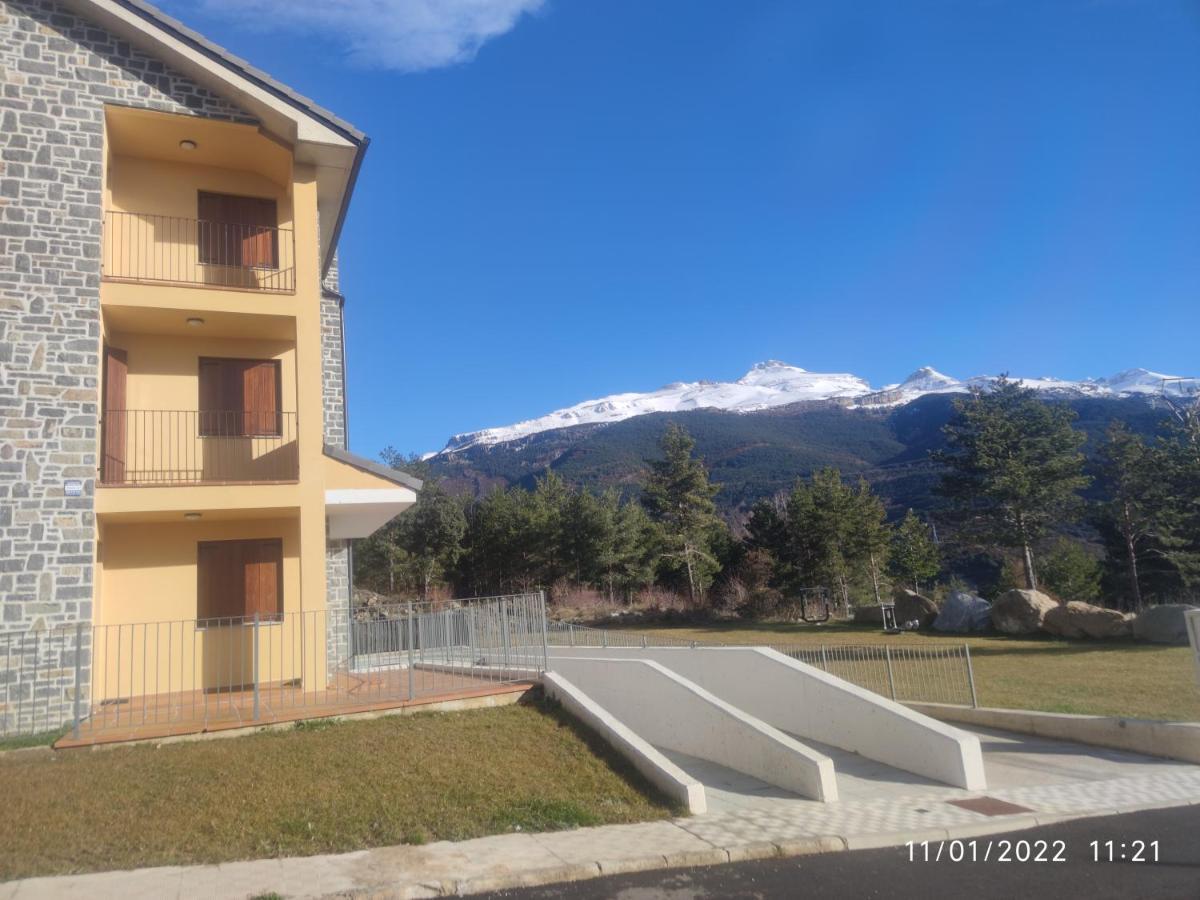 Apartamento A Estrenar En Villanua Luaran gambar
